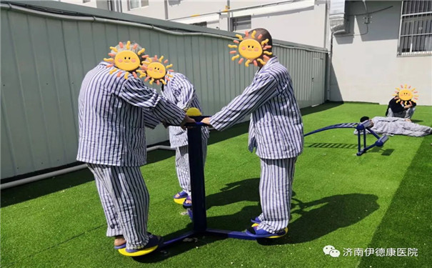 疫情封闭，用责任和爱温暖患者心灵