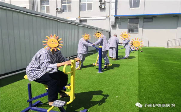 疫情封闭，用责任和爱温暖患者心灵